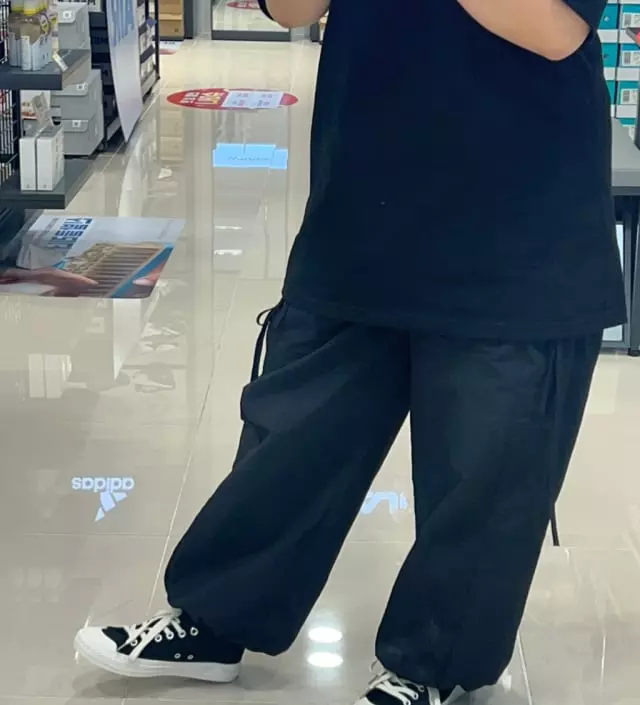 미쯔의 예쓰 발수 코튼 스니커즈 제품을 소개해드리겠습니다!
