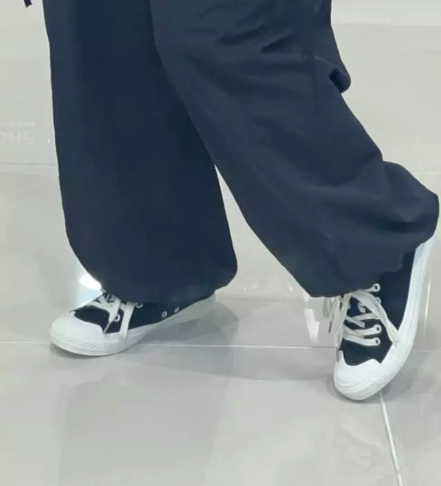 미쯔의 예쓰 발수 코튼 스니커즈 제품을 소개해드리겠습니다!
