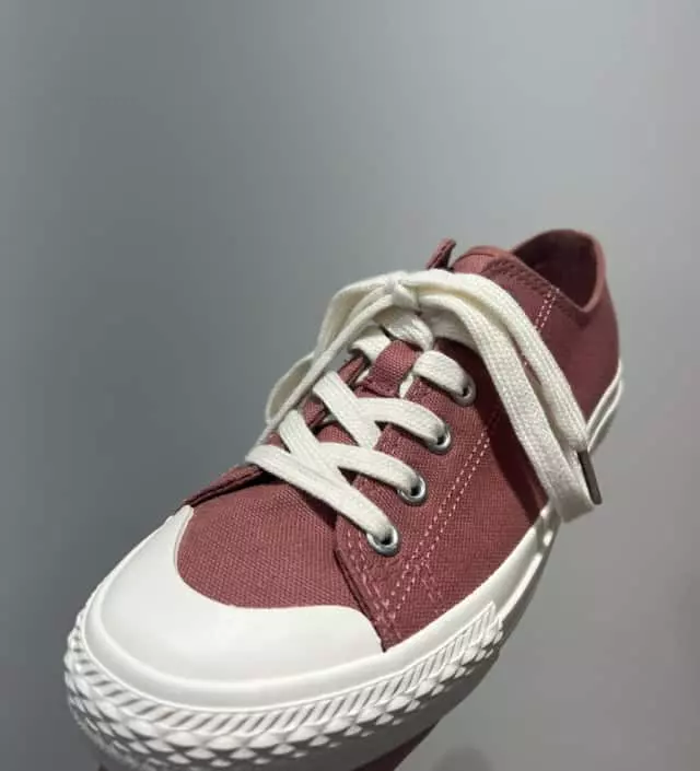 미쯔의 예쓰 발수 코튼 스니커즈 제품을 소개해드리겠습니다!
