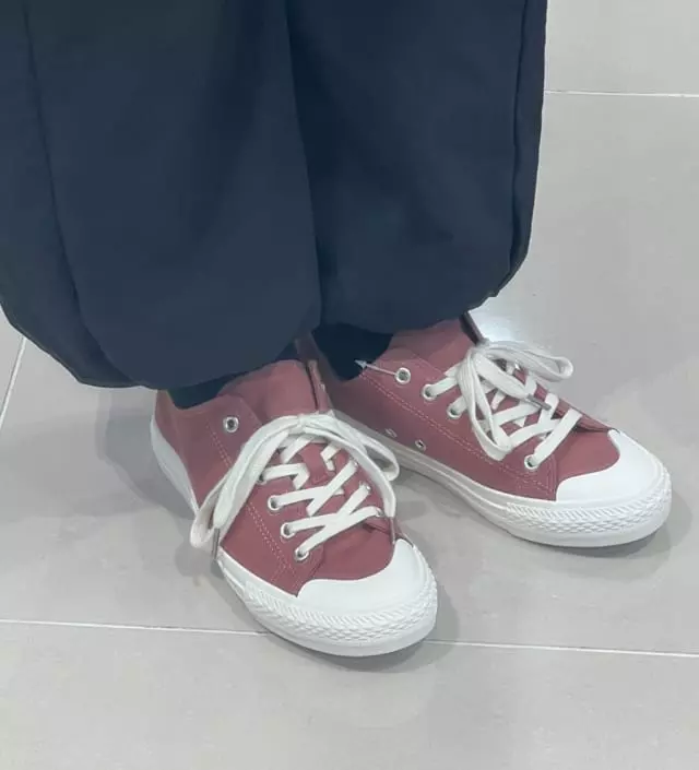 미쯔의 예쓰 발수 코튼 스니커즈 제품을 소개해드리겠습니다!
