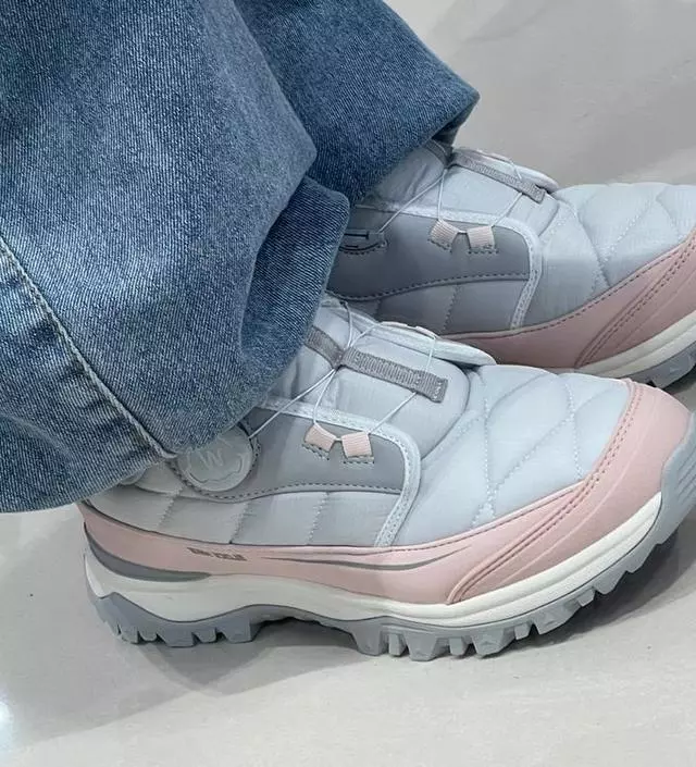 웨버의 블락 하이크 겨울 발편한 운동화 제품을 소개해드리겠습니다!
