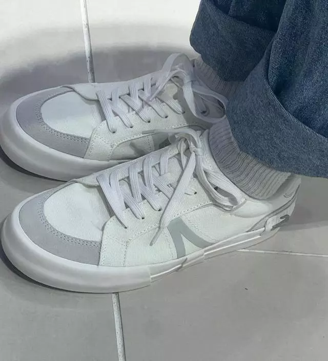 라코스테의 L004 0722 1 제품 소개해드리겠습니다!
