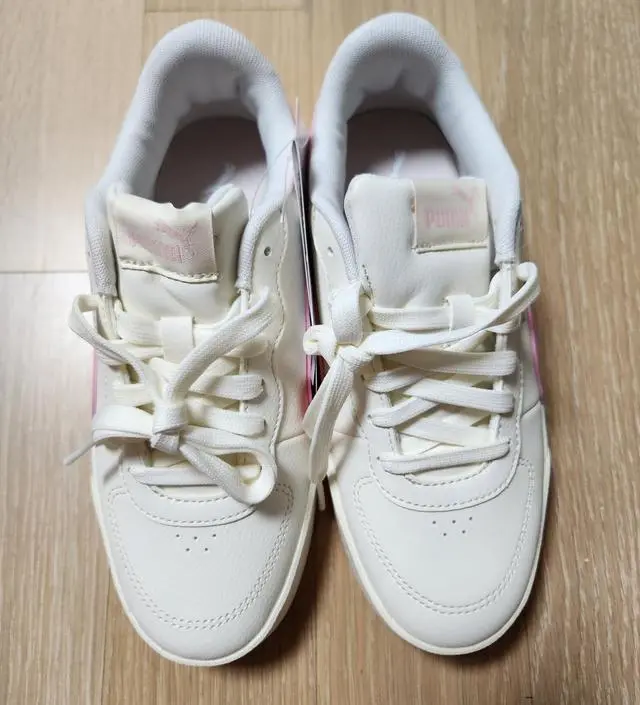 평소에 220 신기는 하는데 만약에 이게 작고 꽉 끼면 어떡하지 걱정했는데 기우였어요 