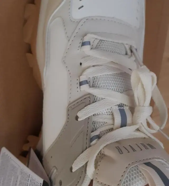 밝은색은 잘 구매하지 않았었는데 이쁘고 만족스럽습니다 추천이요