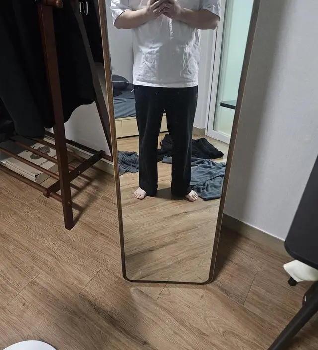 완전 짱짱한 반팔티에요 흰색도 이쁘고 비침 없어서 항상 구매하는 제품입니다 강추에여