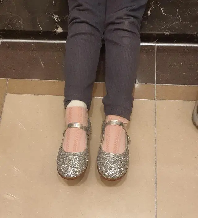 평소 190넉넉하게 신는데 내년 봄에 신길생각으로 200으로 주문했습니다
