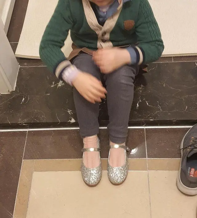 평소 190넉넉하게 신는데 내년 봄에 신길생각으로 200으로 주문했습니다
