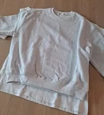 레이어드 하기 딱 좋아요 하니더사야하나 고민되네요ㅎㅎ
